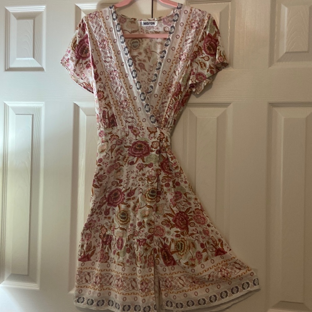 Boutique-TEMOFON wrap around dress!